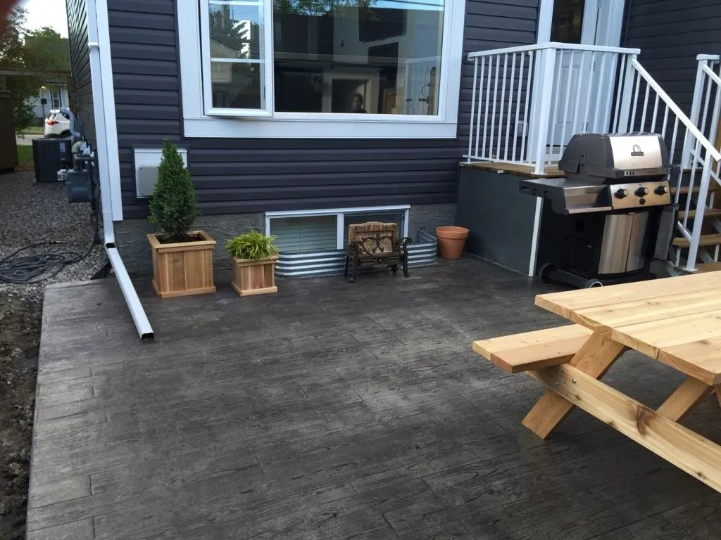 Patio construction with precise concrete forming